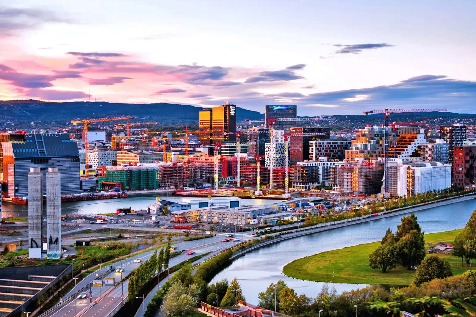 Overview of Oslo city center in the sunset.