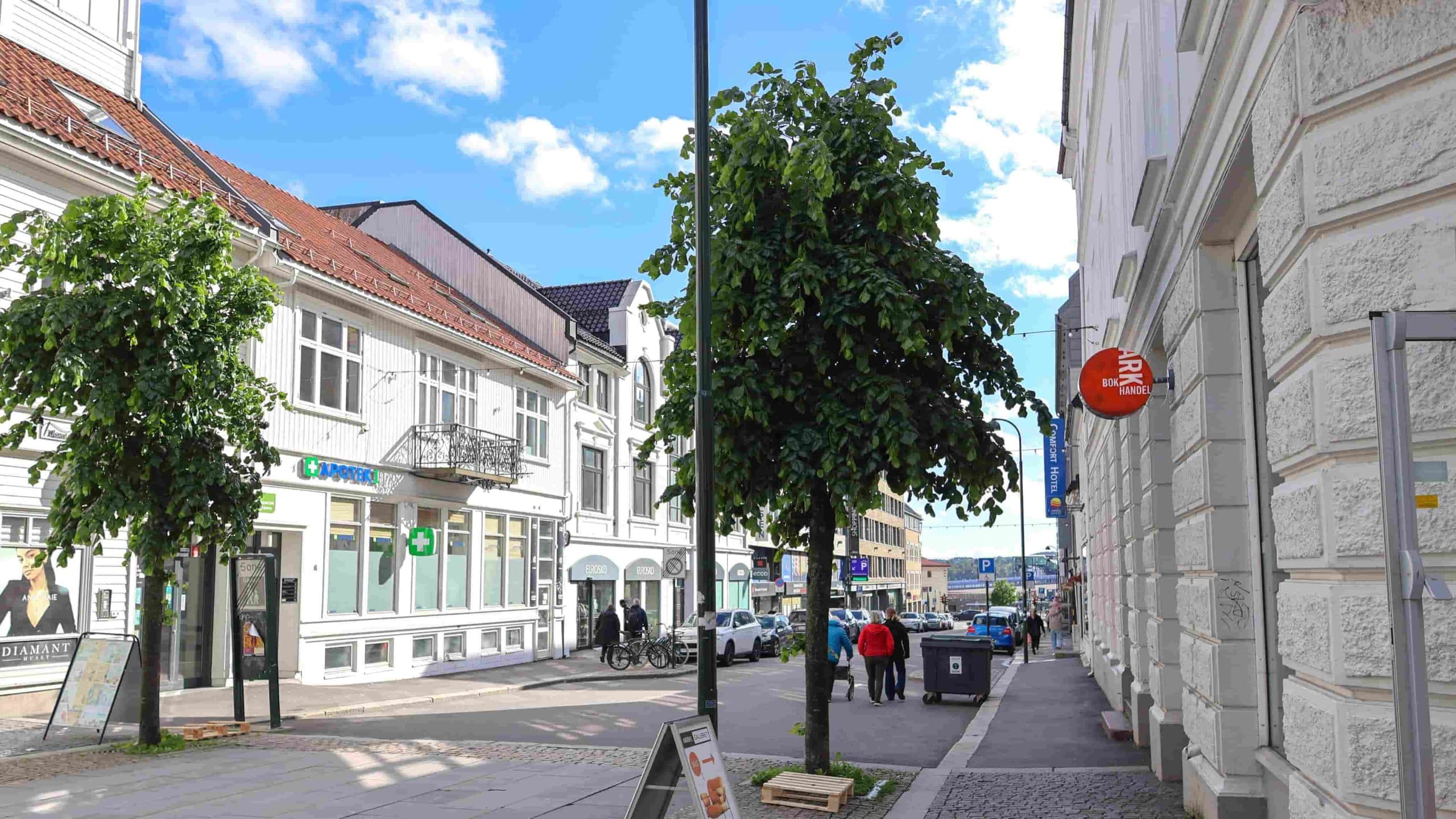 A picture showing the street in Kristiansand in summer