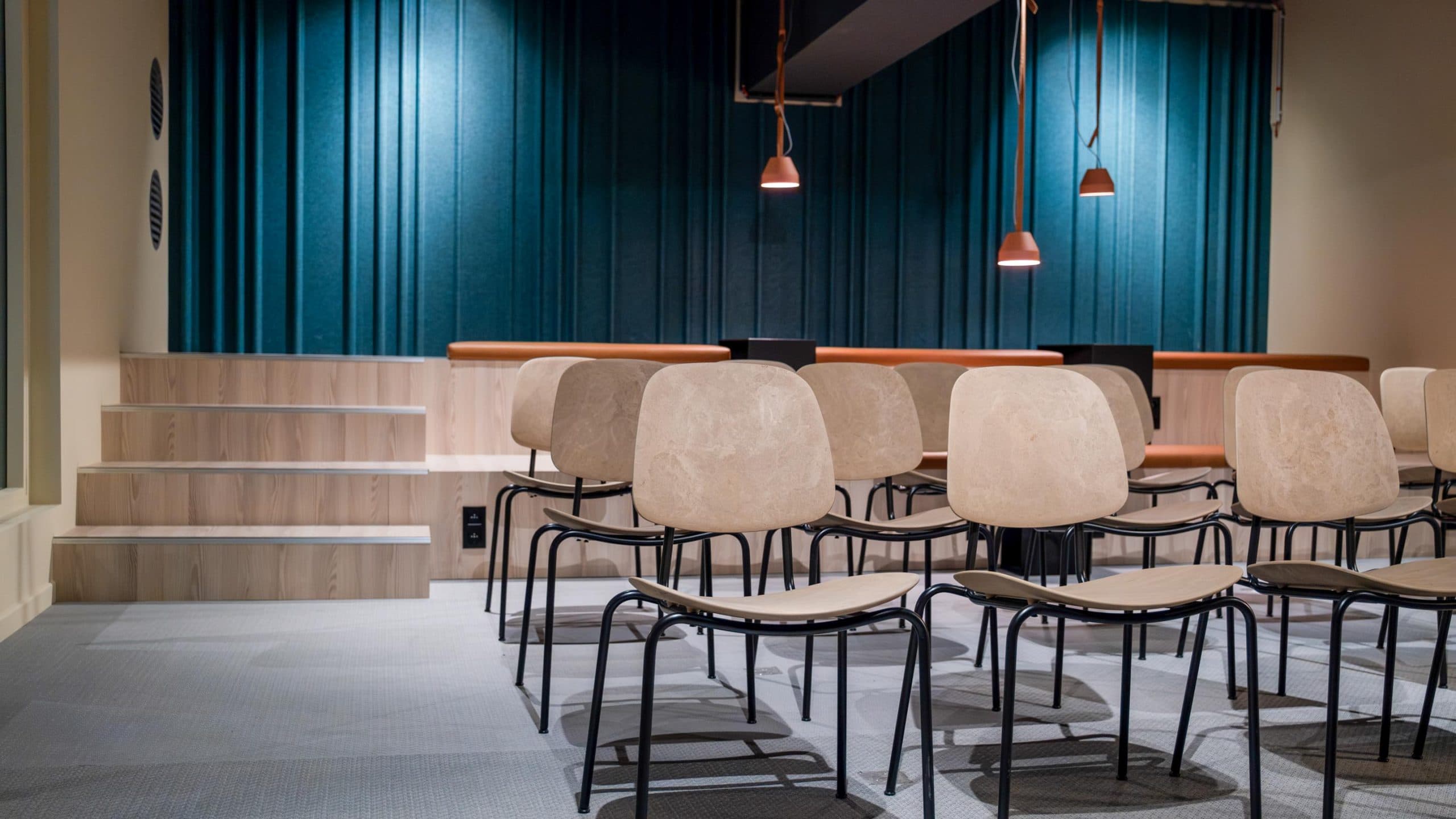 Large meeting room in Citybox Brussels, class room setup