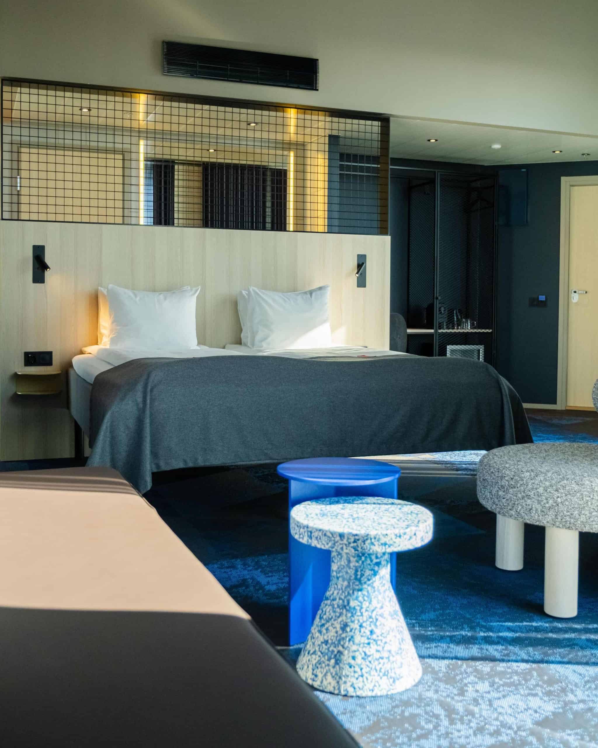 Overview of the junior suite at Citybox Helsinki